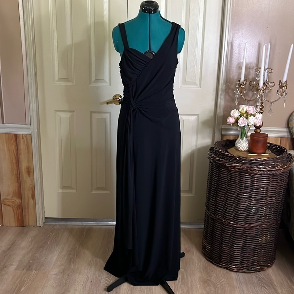 Nueva Stretchy Elegant Black Dress(145)